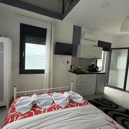 Apartament Bebas Nea Karvali