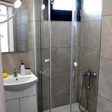 Bebas * Nea Karvali
